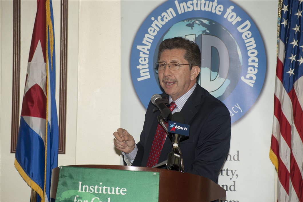 Carlos Sánchez Berzaín